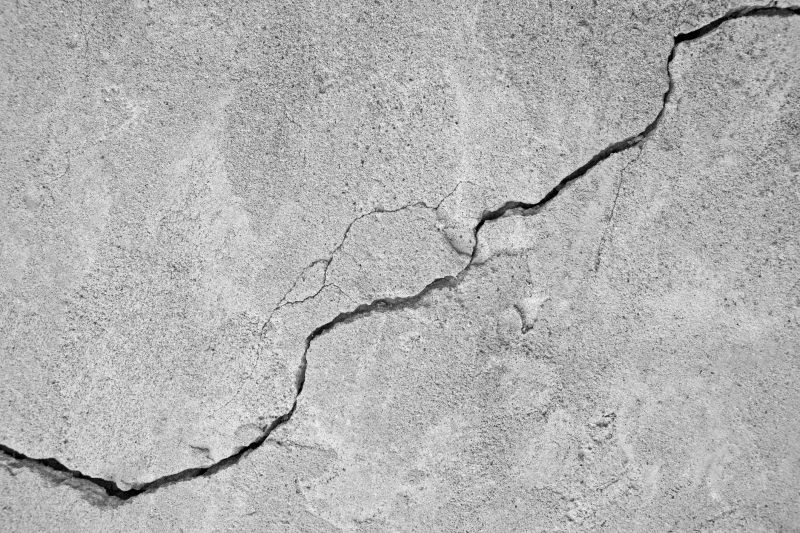 Concrete Crack Patching